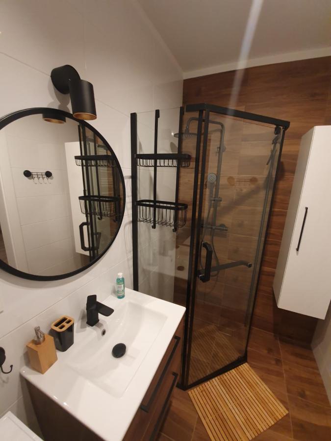 Apartament Number One Nova Wozownia 莱什诺 外观 照片